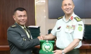 kolonel-inf-achmad-fikri-dalimunthe-prajurit-tni-pertama-yang-lulus-national-defence-college-yordania-fkf