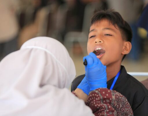 Siswa baru Sekolah Rakyat cek kesehatan