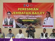 Kepala BNPB Resmikan Jembatan Bailey 16,5 Meter di Desa Plosogaden, Akses Warga Kembali Tersambung