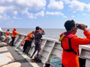 KRI Marlin-877 Kerahkan Operasi SAR Korban Tenggelamnya KLM Salsa 01 di Perairan Selayar