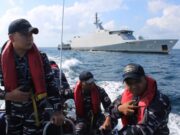 KRI Marlin-877 Berhasil Evakuasi Korban Selamat KLM Nurul Salsa 01 di Kepulauan Selayar