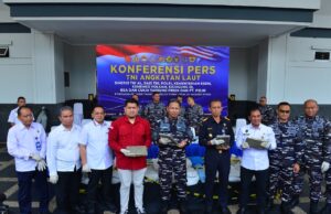 Tim Gabungan TNI AL Gagalkan Penyeludupan Pasir dan Balok Timah Ilegal Miliaran Rupiah