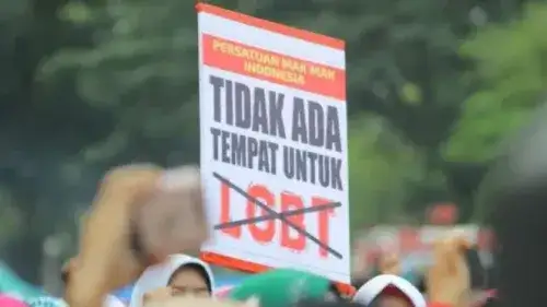 small_stoplgbt_fae8102c83