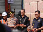 Kapolres Priok Hadiri Konferensi Pers, 8,96 Juta Batang Rokok Ilegal Diamankan di Pelabuhan Tanjung Priok, Negara Berpotensi Rugi Rp.6,68 Miliar