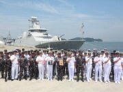 KRI GNR-332 Tiba di Pangkalan Yokosuka Jepang Usai Latihan bersama Kapal Perang Rusia
