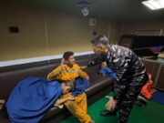 TNI AL Kerahkan KRI dan Pesud Selamatkan Korban kebakaran KM Mutiara Sentosa II