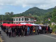 BAIS TNI KIbarkan 5.000 Bendera dan Kirab Merah Putih di Batas Negara Kalimatan Barat