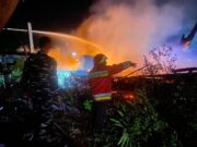 Kapal Nelayan Terbakar di Kawasan Lampulo Banda Aceh