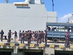 KRI Bung Hatta-320 Bawa Bantuan TNI AL untuk warga terdampak Gempa di NTT