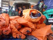 BNPB Salurkan Bantuan Logistik Melalui Jalur Laut untuk Masyarakat Terdampak Gempa di Pulau Palue, Sikka