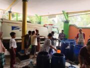 Posal Logending Lanal Cilacap Salurkan 10.000 Liter Air Bersih untuk Warga Terdampak Musim Kemarau