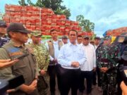 Bulog Salurkan 1.302 Ton Beras dan 7.000 Liter Minyak Goreng Kepada Warga Terdampak Gempa NTT