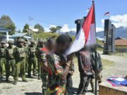 Sentuhan Humanis Satgas Koops TNI Habema, Enam Anggota OPM Resmi Memeluk NKRI
