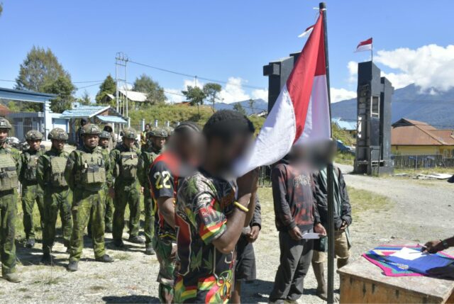 Enam Anggota OPM Resmi Memeluk NKRI