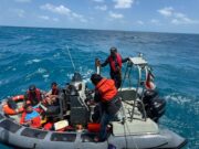 TNI AL evakuasi 22 korban selamat kecelakaan KM Virgo Transport 8 di Perairan Laut Jawa