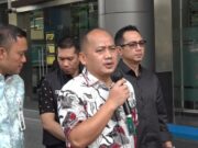 Tim 9 kejagung Limpahkan FA beserta barang bukti ke Kejari Jaksel