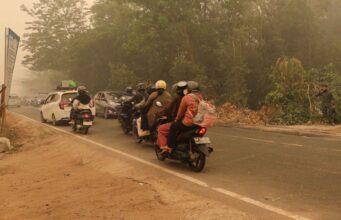 Jarak pandang 500 Meter, BNPB Perkuat pemadaman darat Karhutla di Kalteng