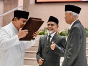 Presiden Prabowo Terima Mushaf Al-Qur’an Gontor dan Buku “Gontor untuk Indonesia”