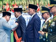 Presiden Prabowo Anugerahkan Tanda Kehormatan Bintang Mahaputera Kepada Tujuh Tokoh TNI