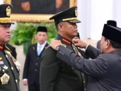 Presiden Prabowo Lantik Jenderal Tandyo Budi Revita sebagai KSAD di Istana Negara